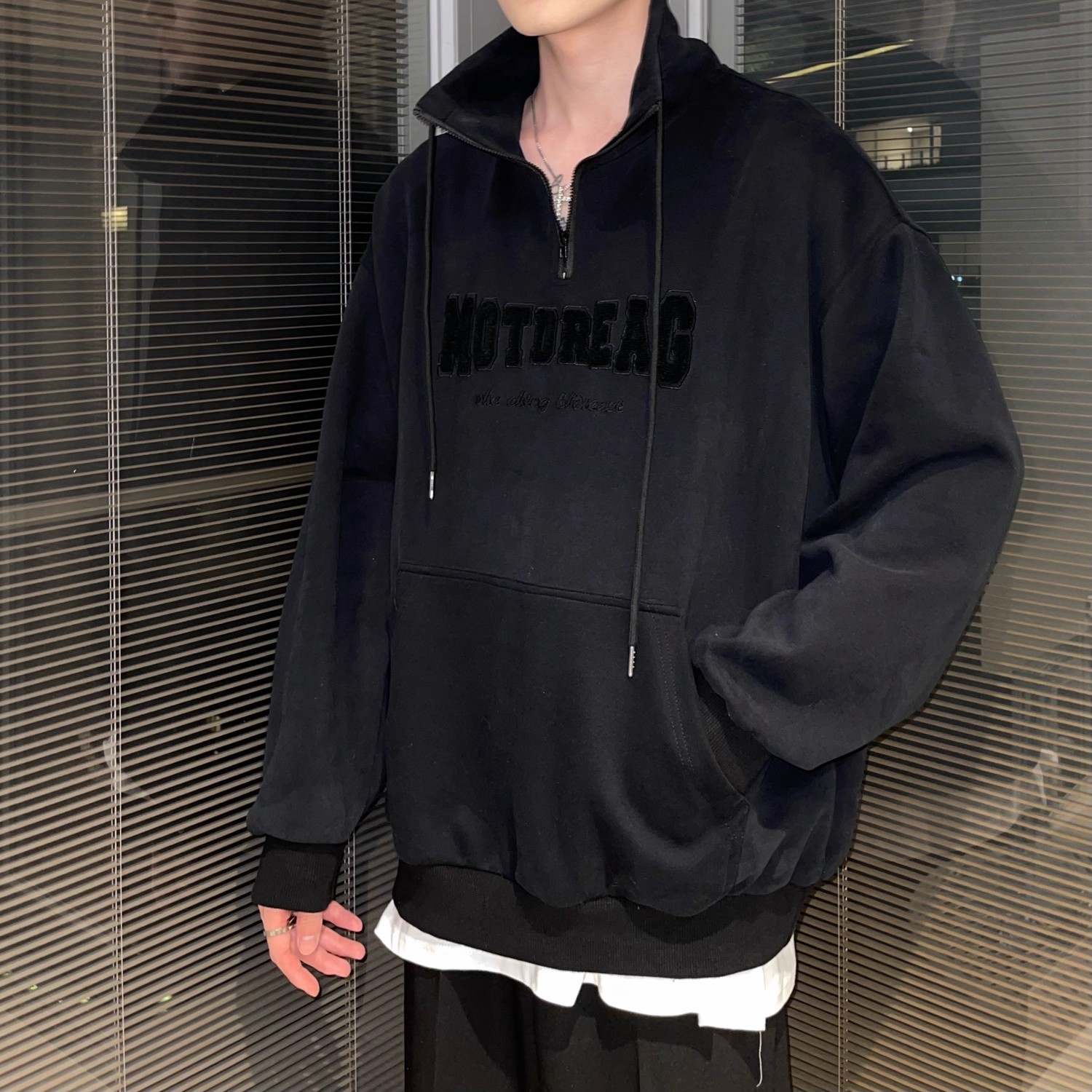 【韓国芸能人着用モデル / 3Color】HALF-ZIP HIGH NECK LETTER HOODIE KOREAN LOOSE DG008133