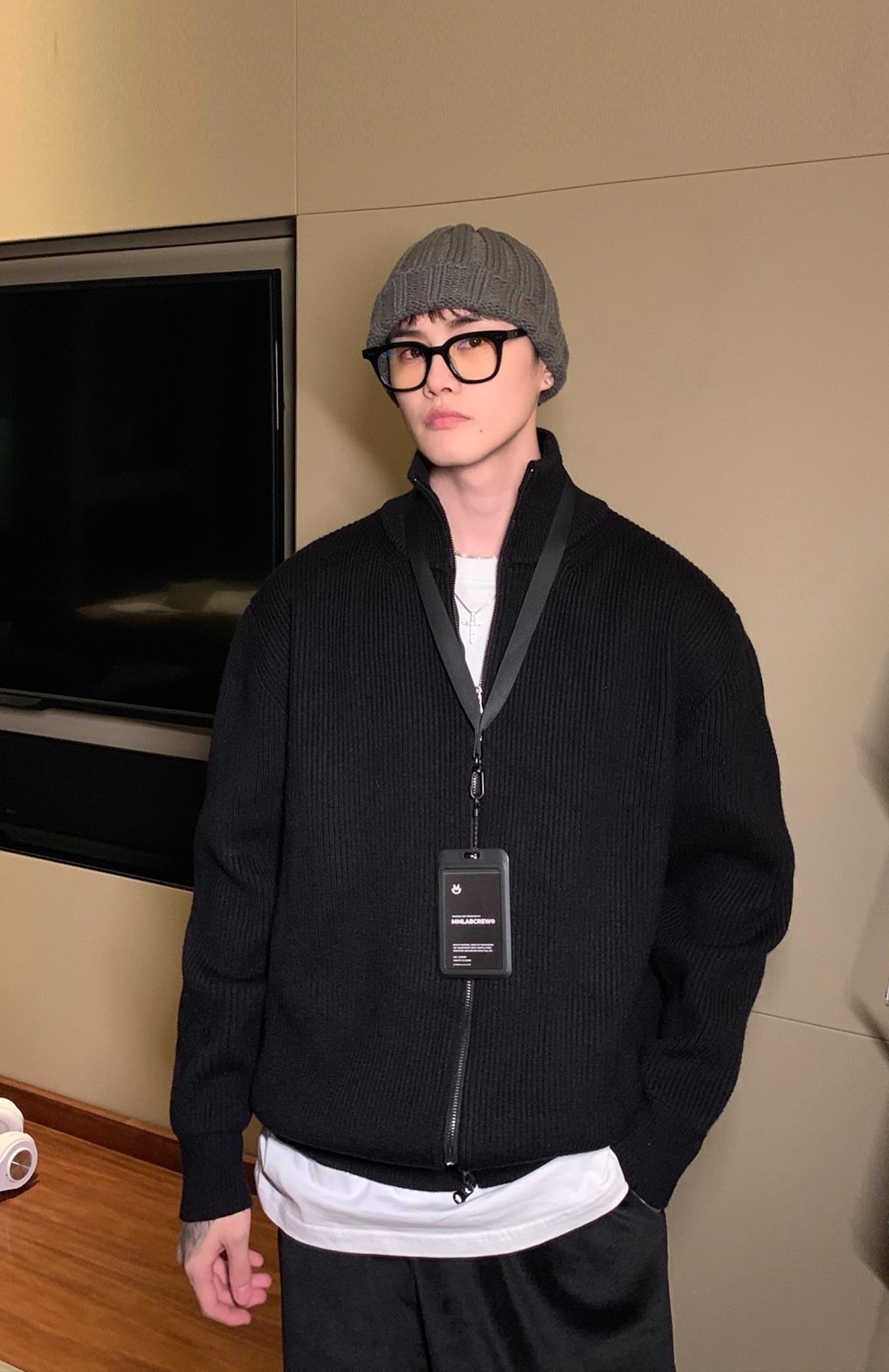 【あきにんき / 2Color】STAND COLLAR ZIP KNIT CARDIGAN MENS KOREAN LOOSE THICK DG008132