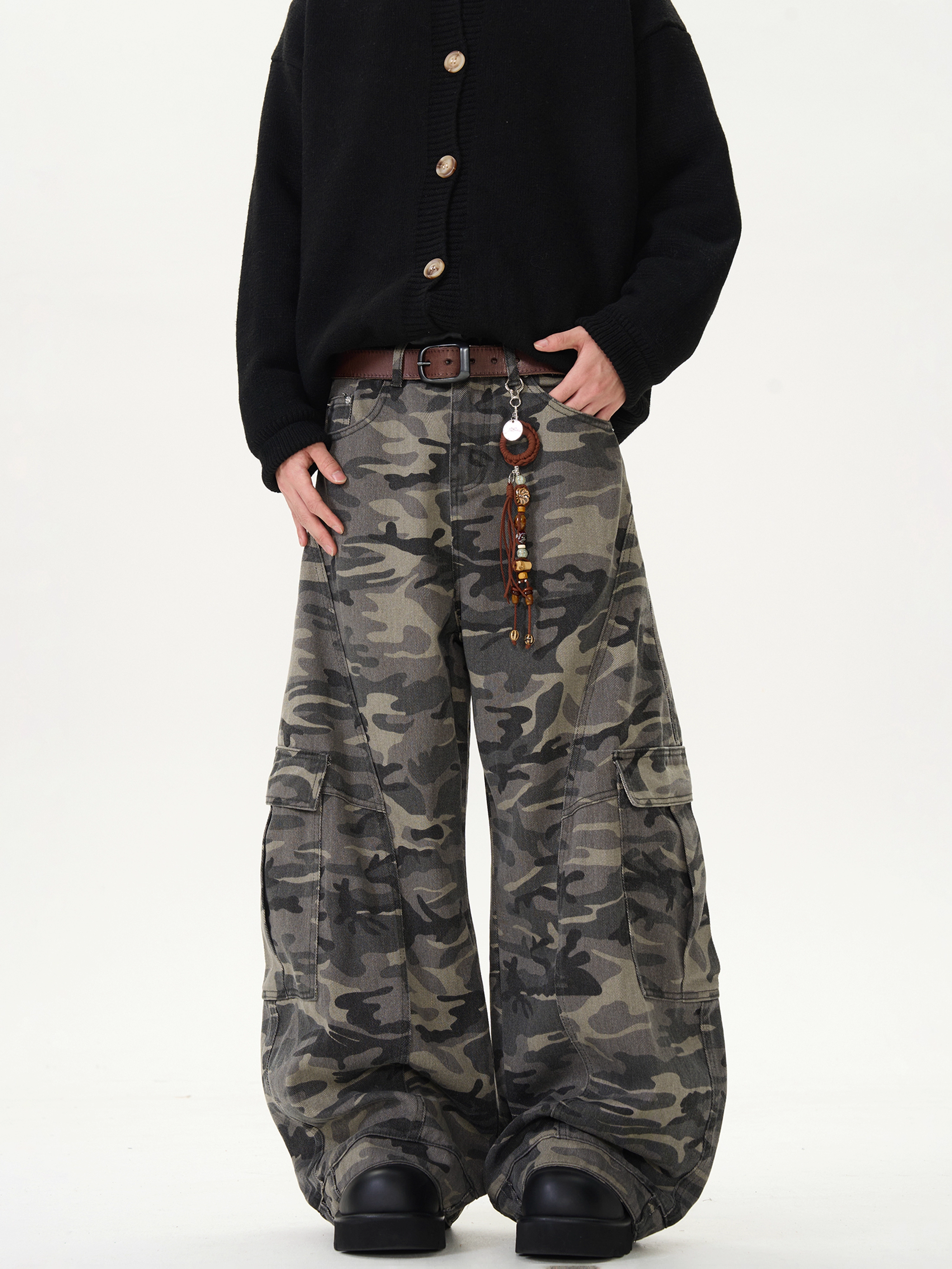 VINTAGE CAMOUFLAGE WIDE-LEG CARGO PANTS, UNISEX DG008232