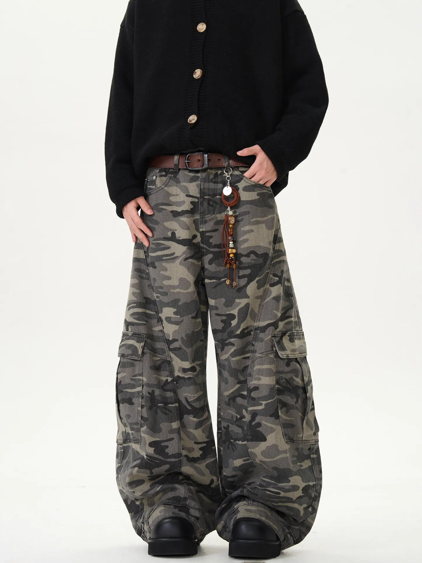 VINTAGE CAMOUFLAGE WIDE-LEG CARGO PANTS, UNISEX DG008232