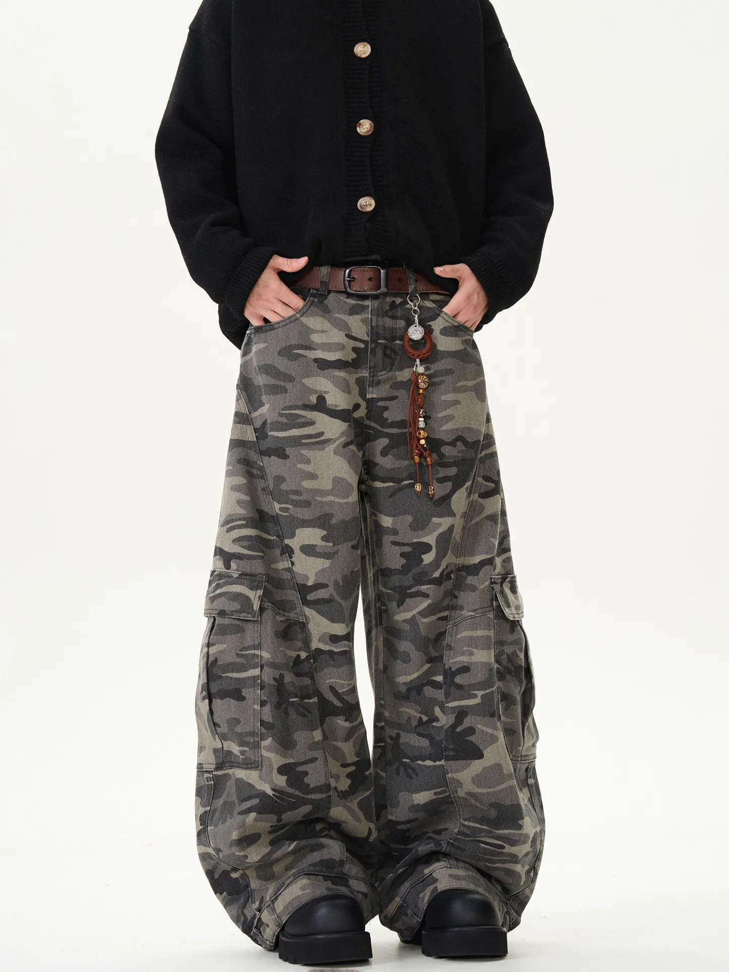 VINTAGE CAMOUFLAGE WIDE-LEG CARGO PANTS, UNISEX DG008232