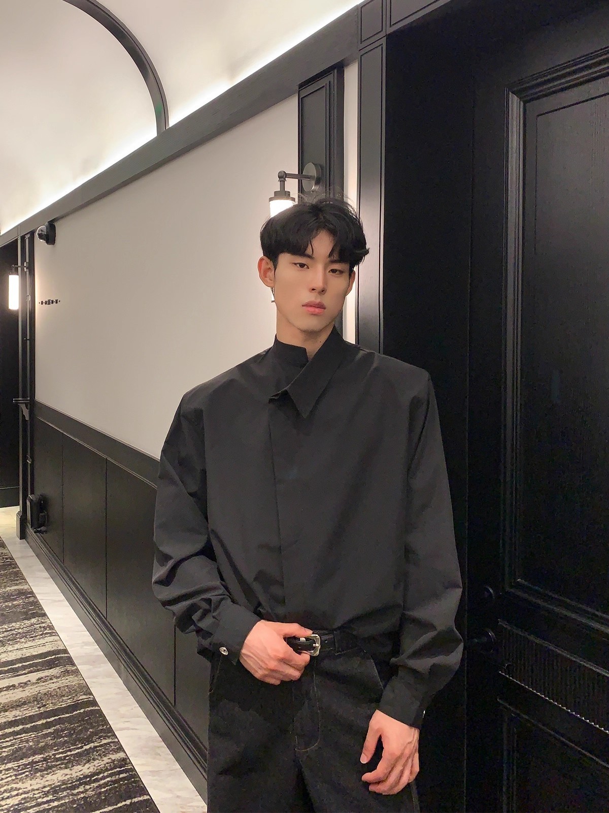 【🔥🛒購入率 No.1 / 2Color】【COVER:FIT】IRREGULAR COLLAR PADDED SHOULDER BUTTON SHIRT LONG SLEEVE DG008135