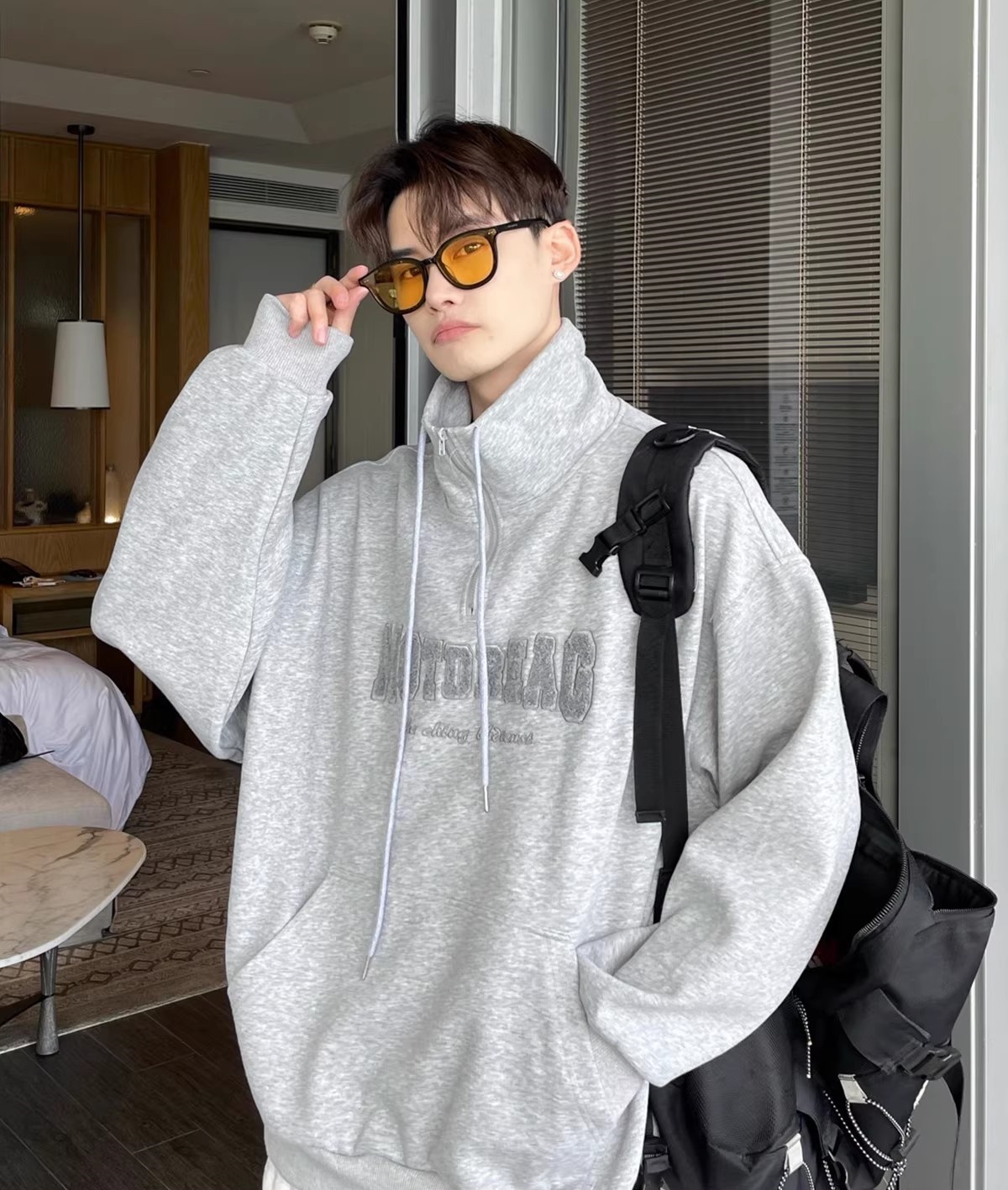 【韓国芸能人着用モデル / 3Color】HALF-ZIP HIGH NECK LETTER HOODIE KOREAN LOOSE DG008133