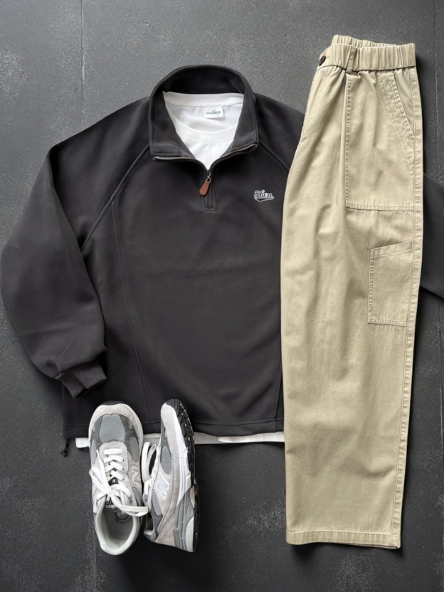 DG STUDIOS DG1161  シンプル機能系スタイル｜ハーフジップスウェット＋ベージュワークパンツ
