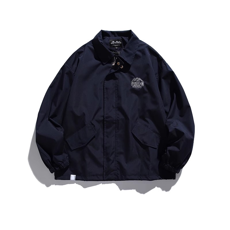 アメリカンヴィンテージ風メンズコーデ｜ネイビージャケット＋カーキワークパンツ