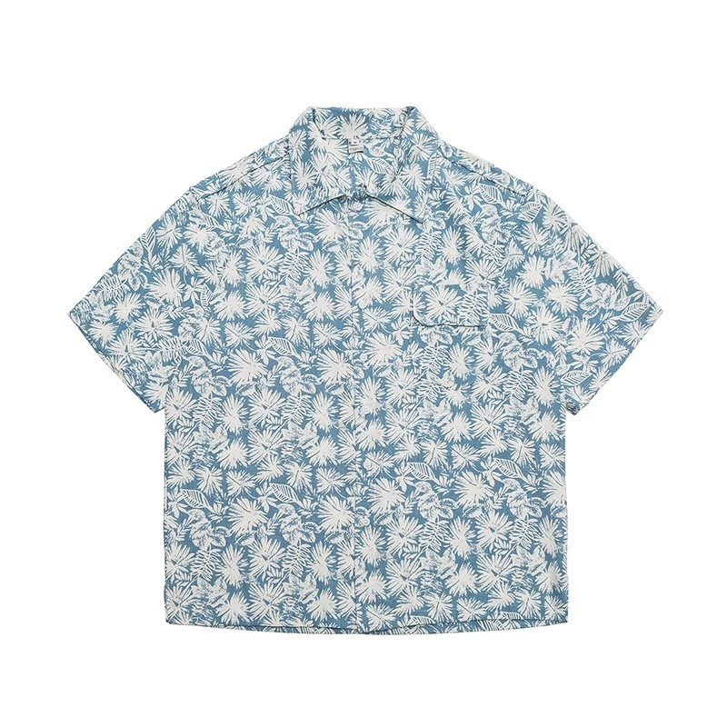 フラワープリントシャツ＆ライトウォッシュデニム｜夏の爽やかヴィンテージコーデ