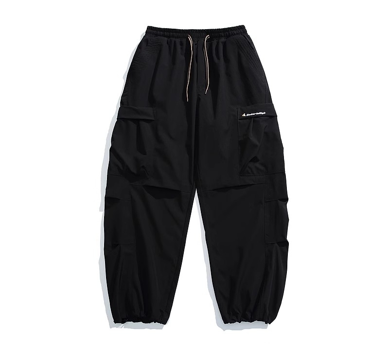 バーガンディ工装スタンドカラージャケット｜早春のメンズトレンドコーデ