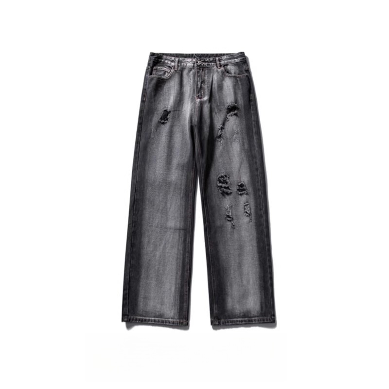 ヴィンテージ感漂う赤いワークジャケットとダメージデニムの個性派ストリートコーデ