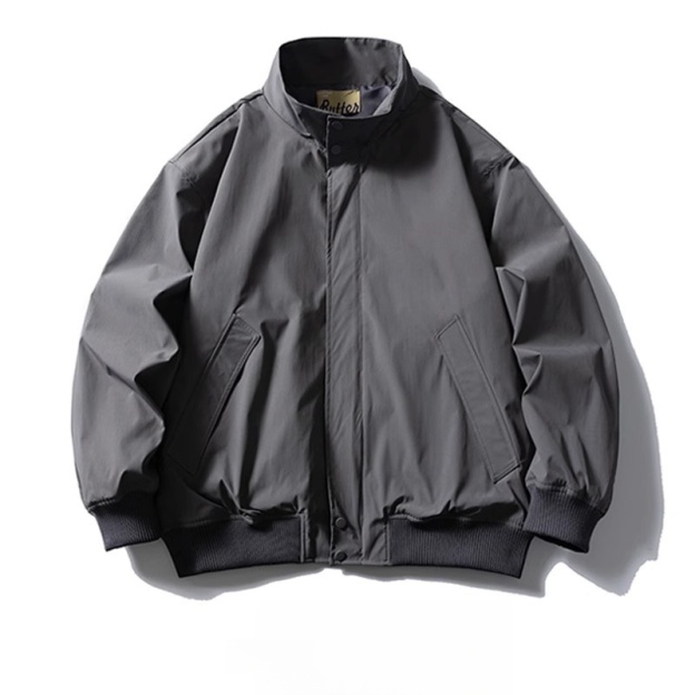 DG STUDIOS DG784   シンプルな都会スタイル：グレーのフライトジャケットとワークデニムパンツのコーディネート