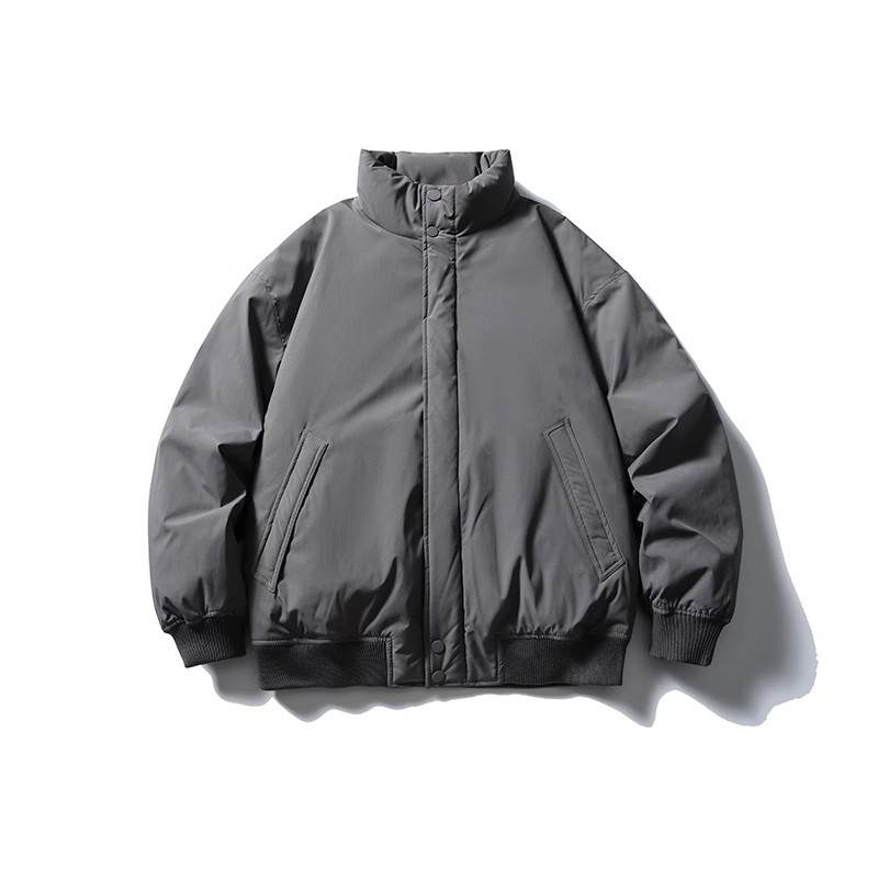 ミニマル工装立ち襟ダウンジャケット｜冬のトレンドカジュアル