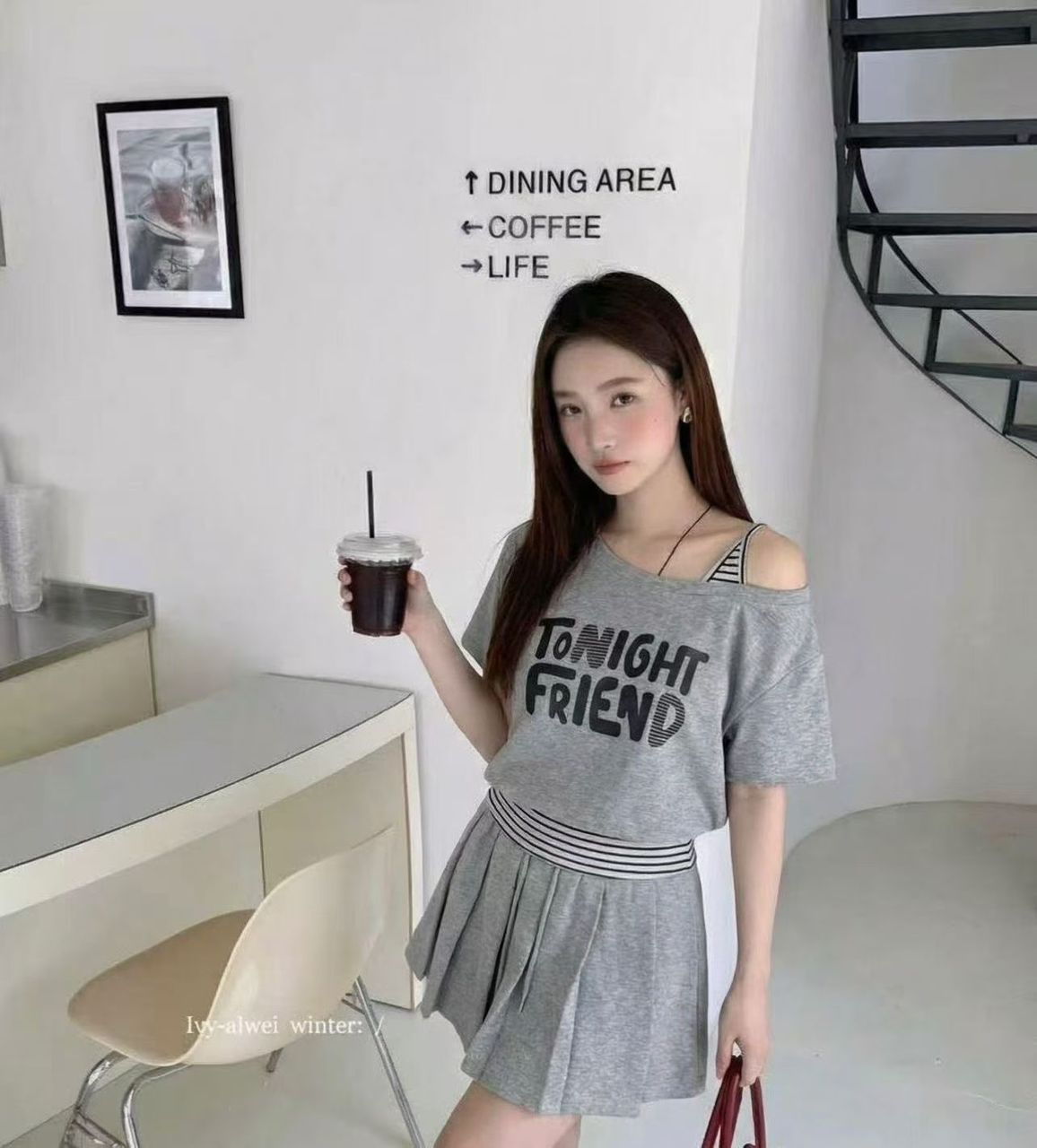 假两件斜肩套装