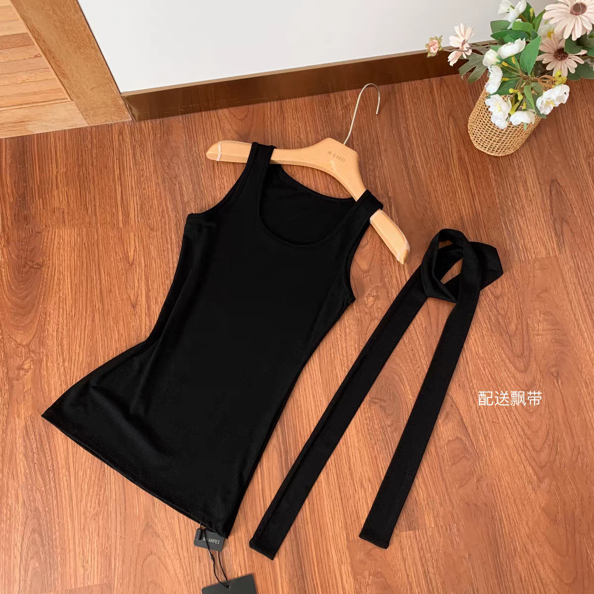 韩式圆领无袖上衣 —附送飘带