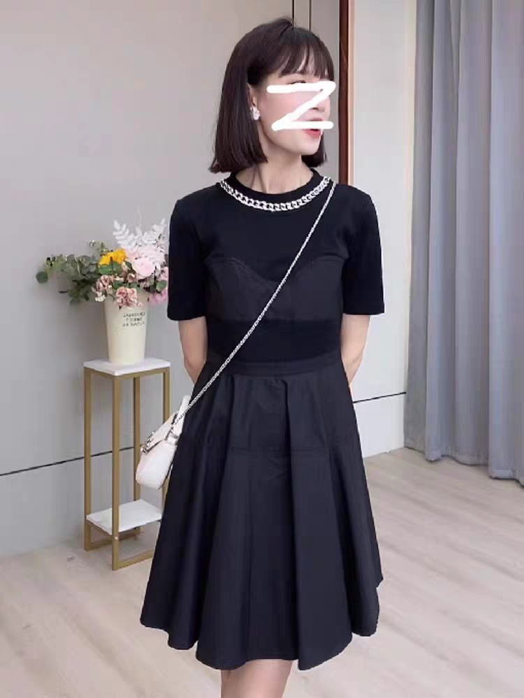 2025年夏季新款韩版时尚收腰显瘦赫本风短袖连衣裙女中长款A字裙