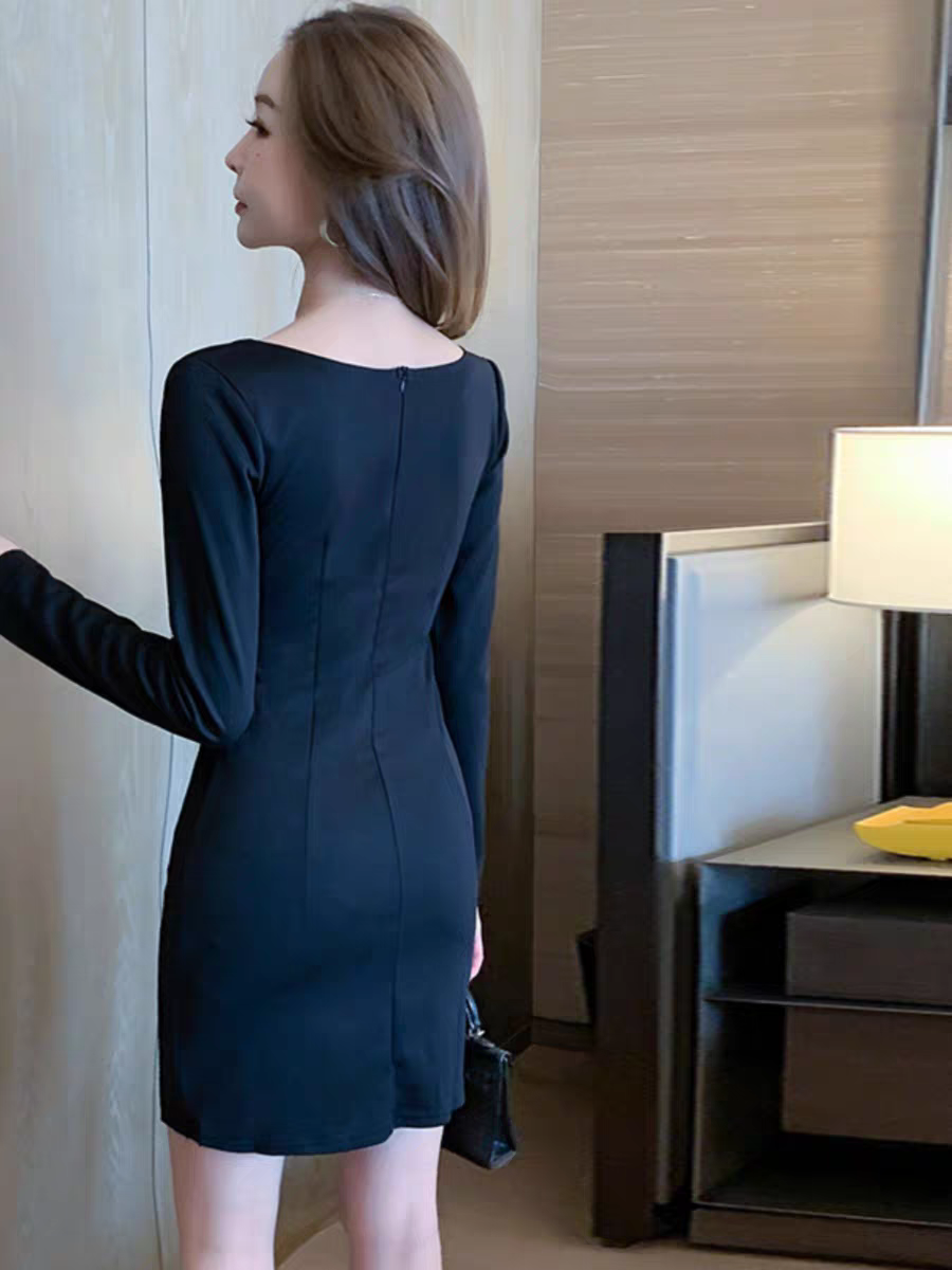 性感轻熟风低胸V领连衣裙