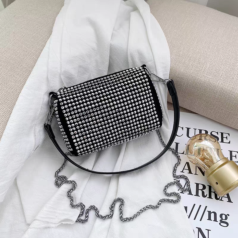 时尚链条斜挎水钻包包