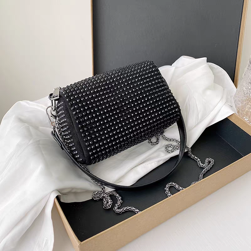 时尚链条斜挎水钻包包