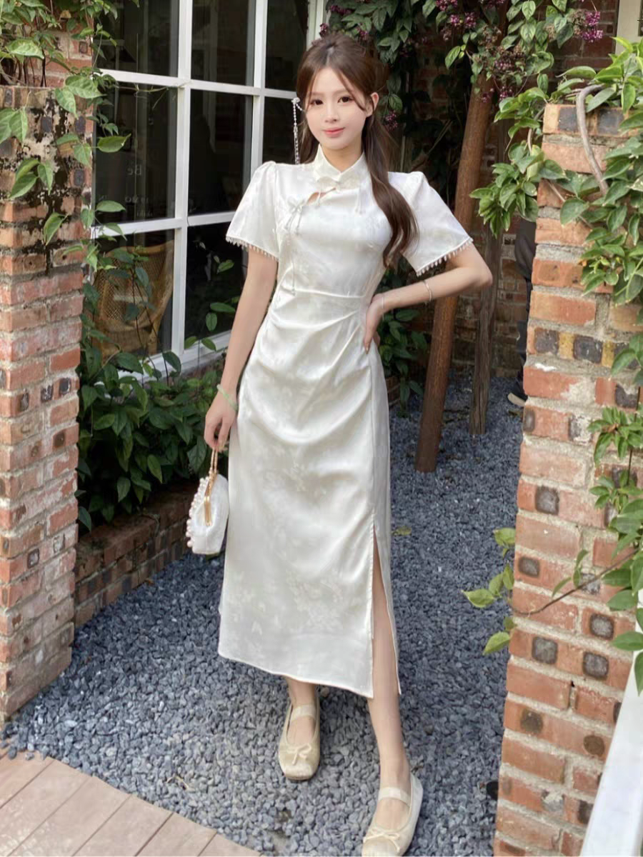 新中式提花斜襟开衩旗袍