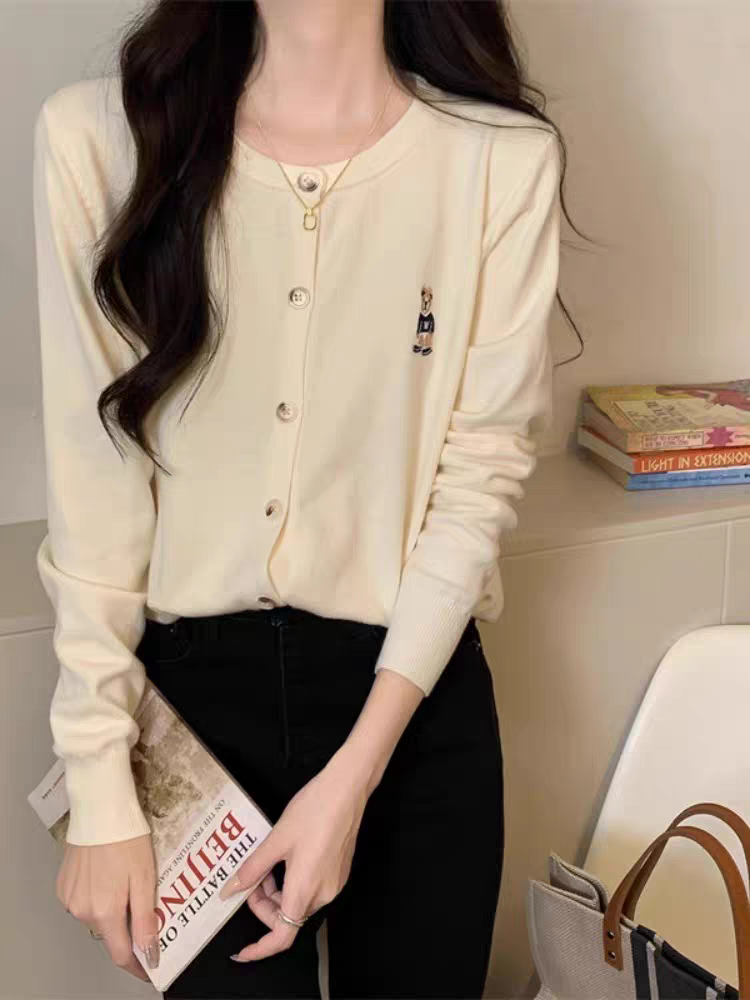 精致刺绣小熊针织开衫长袖毛衣外套