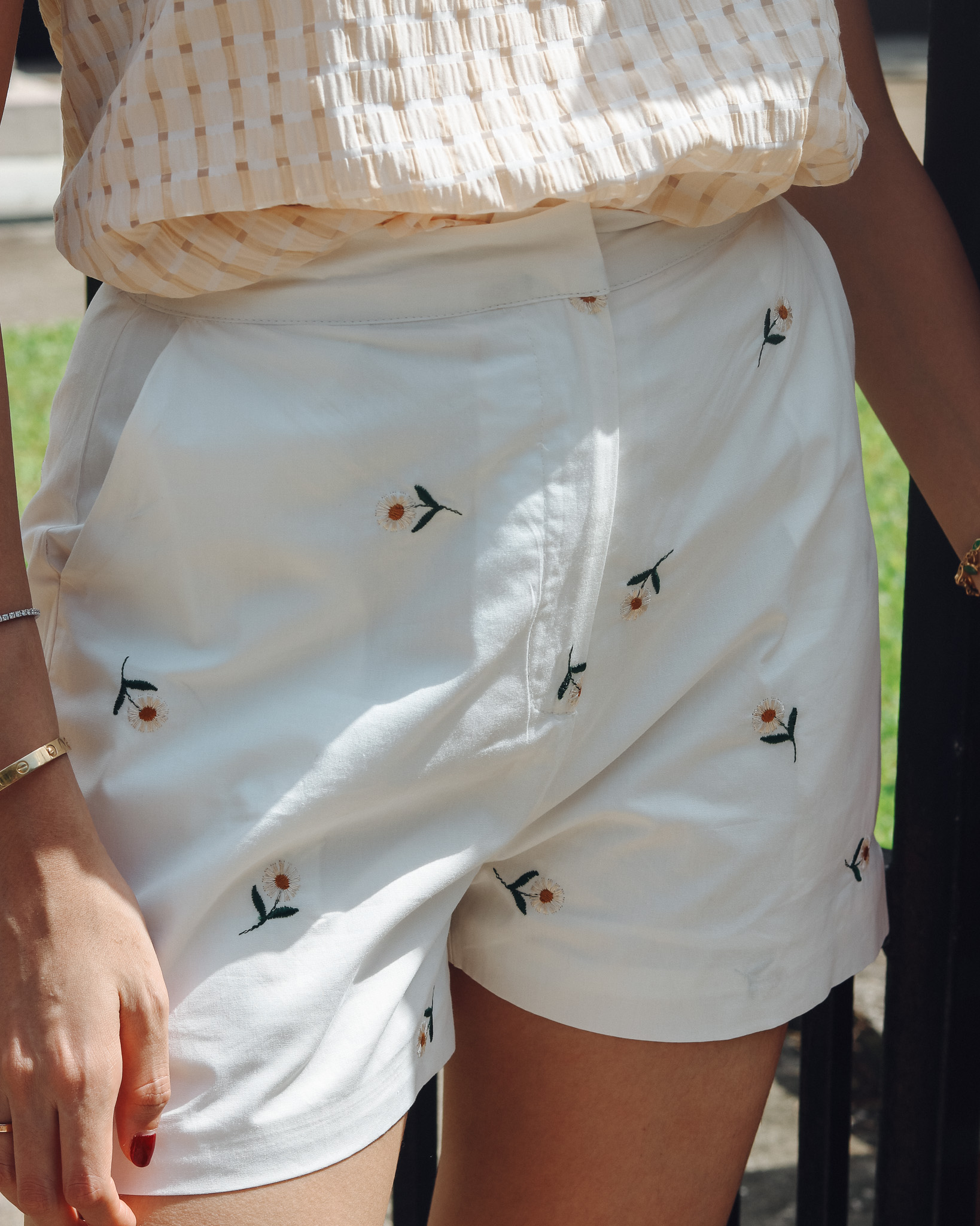 Zelle Shorts in White
