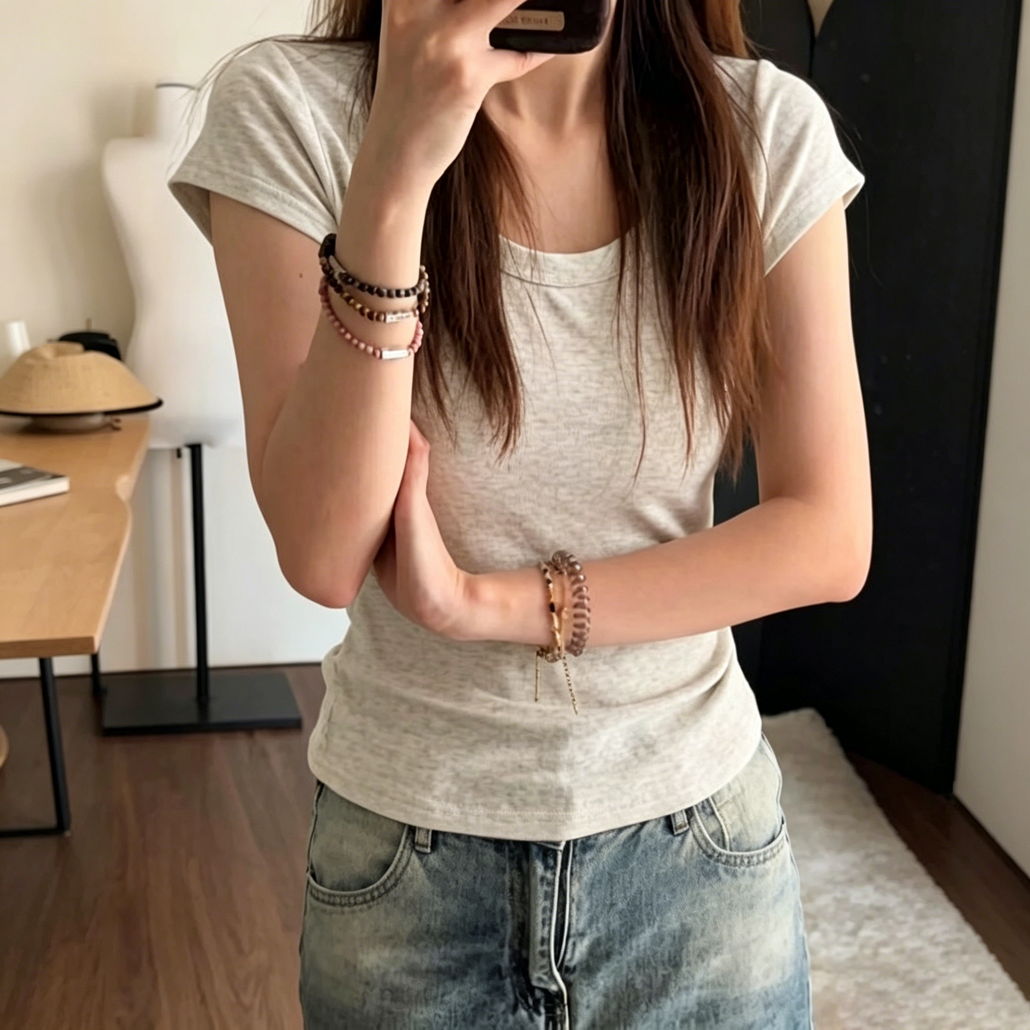 粉色u領設計感辣妹緊身露鎖骨t恤