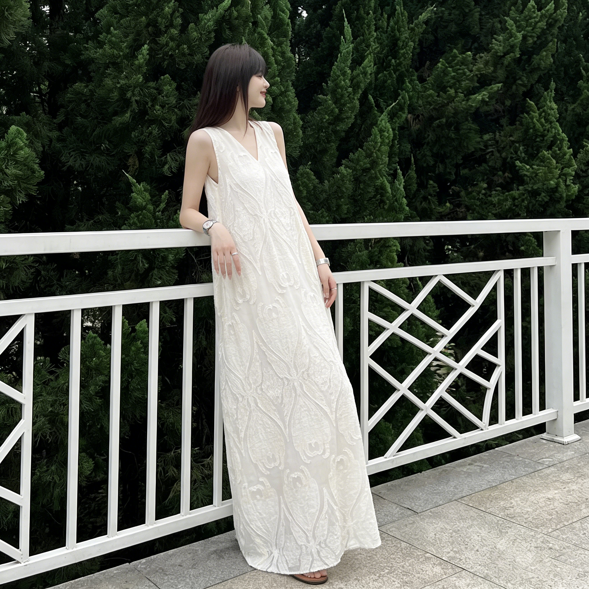 高級感刺繡提花加長版V領寬鬆大碼洋裝