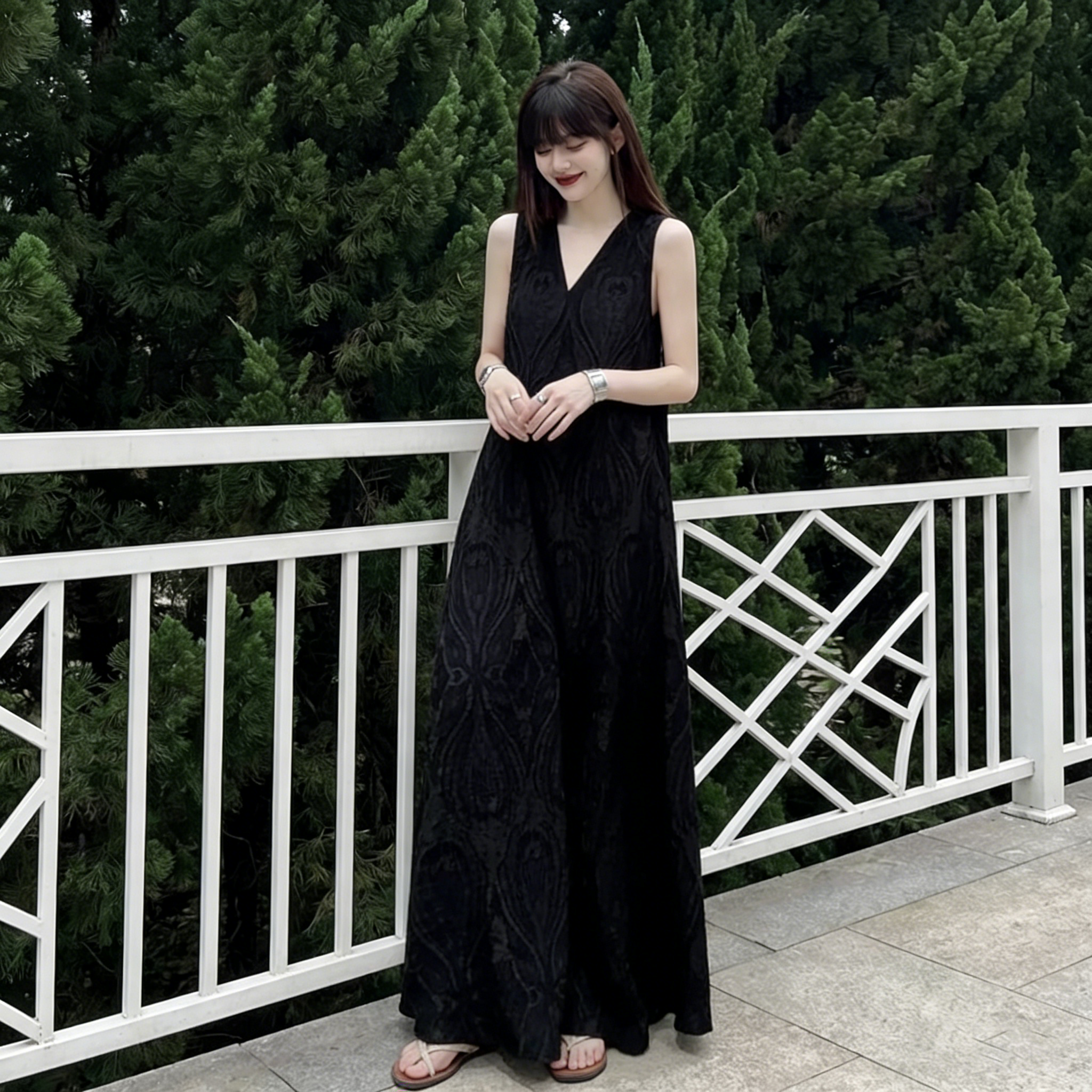 高級感刺繡提花加長版V領寬鬆大碼洋裝