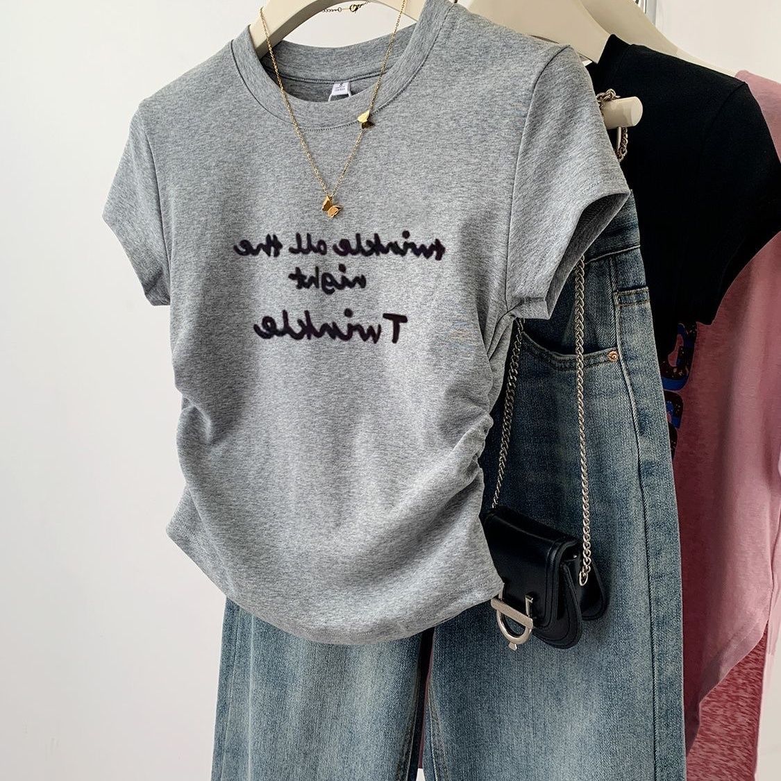 正肩字母印花小眾褶皺收腰短款修身短袖T恤-Cicimode