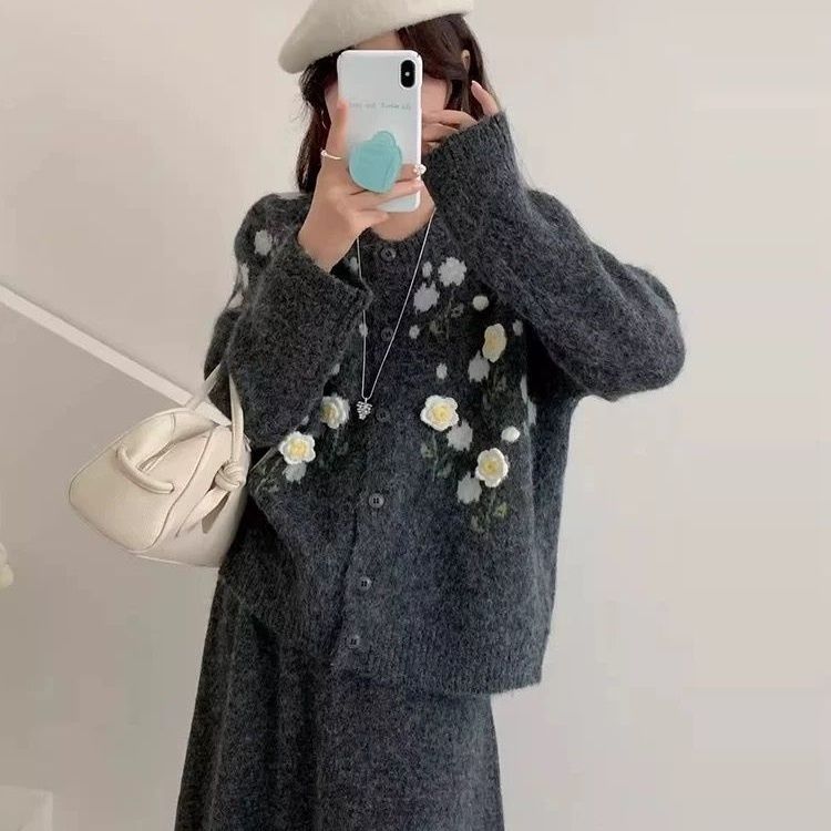 【整套】韓版刺繡花朵針織開衫+高級半身裙兩件套裝-Cicimode