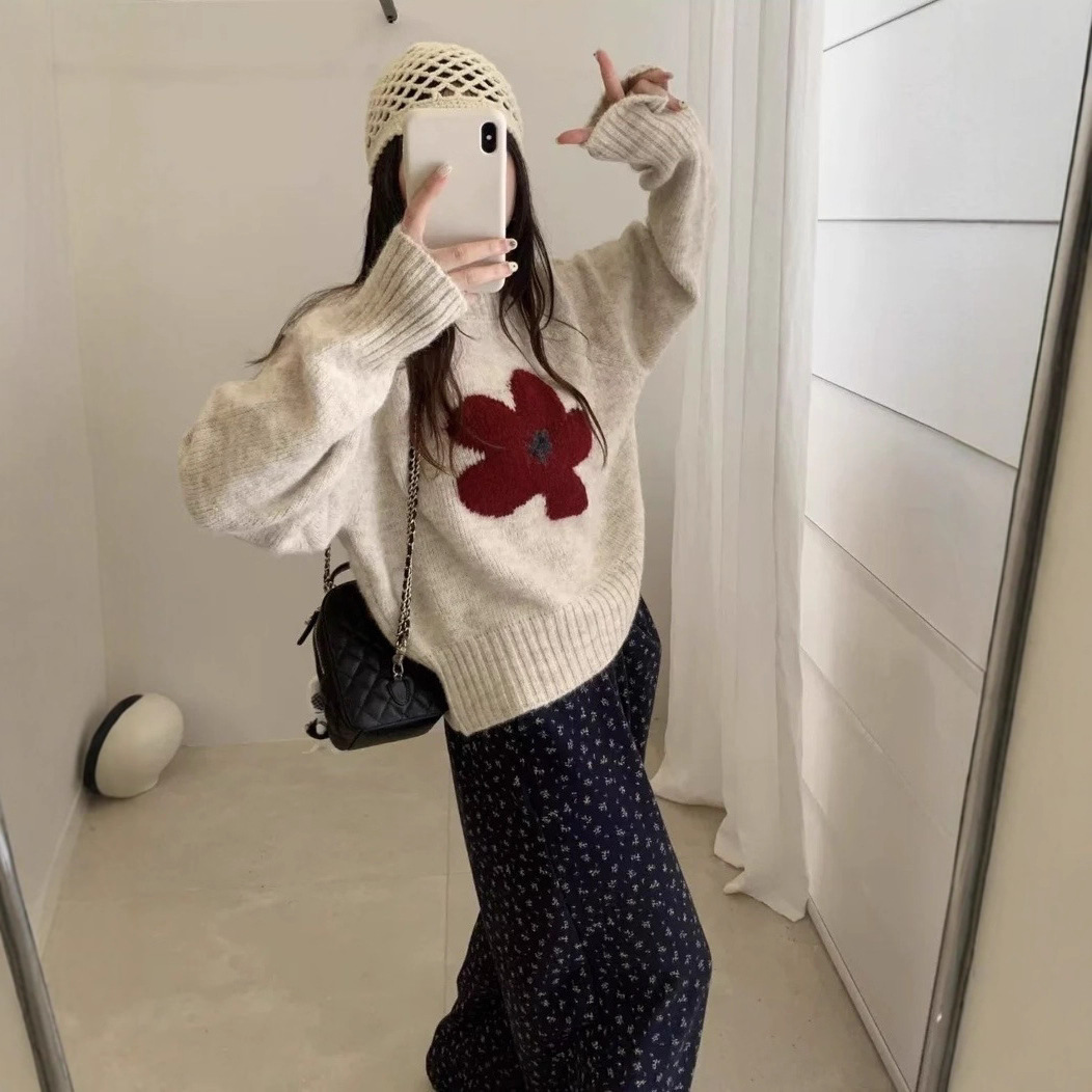 韓系花朵提花圓領短版套頭針織毛衣-Cicimode