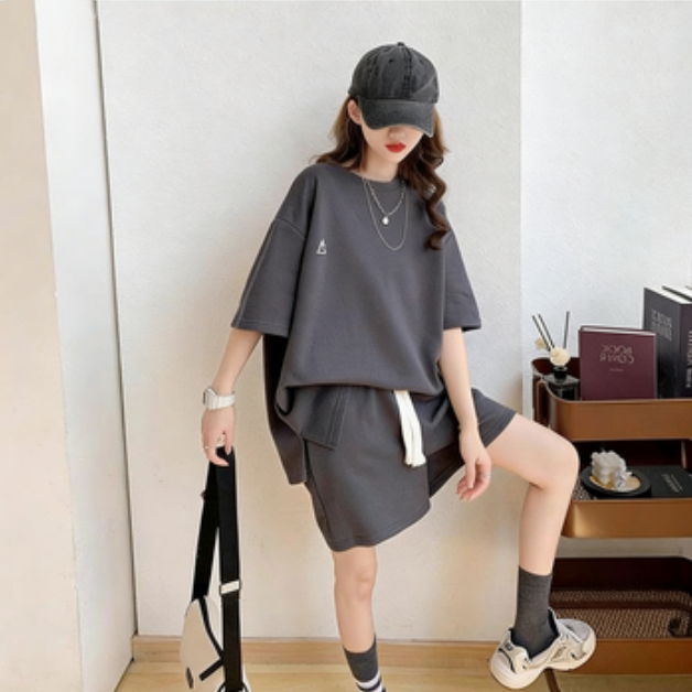 【整套】時尚洋氣減齡寬松遮肉短袖T恤+休閑運動短褲兩件套