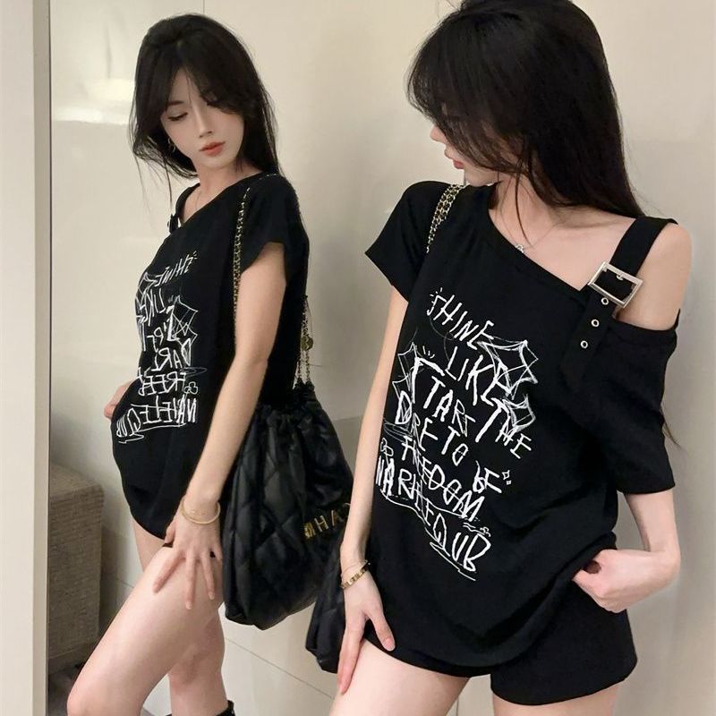 露肩設計別緻韓版字母塗鴉印花斜肩短袖T恤