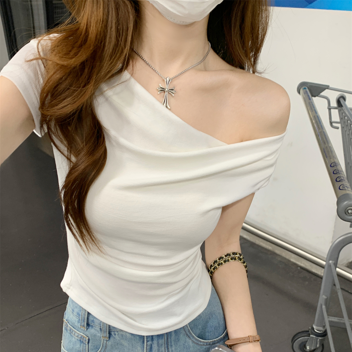 超顯瘦百搭氣質鎖骨一字肩蕩領短袖T恤-Cicimode