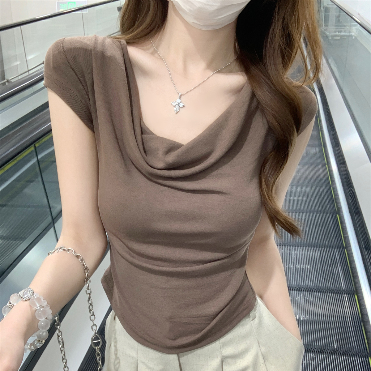 超顯瘦百搭氣質鎖骨一字肩蕩領短袖T恤-Cicimode