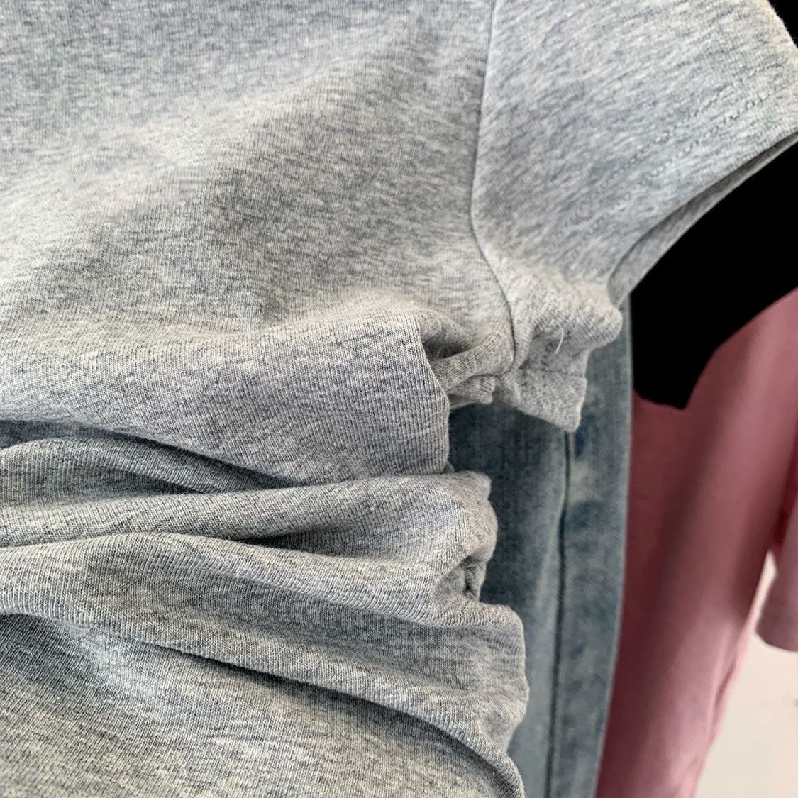 正肩字母印花小眾褶皺收腰短款修身短袖T恤-Cicimode