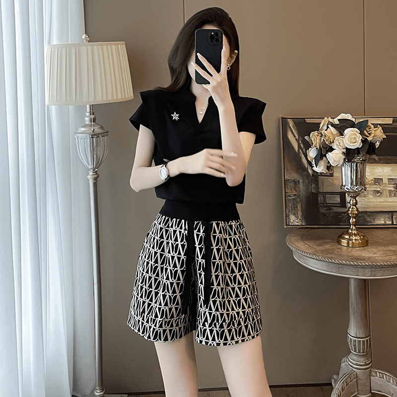 【單件/套裝】時尚顯瘦氣質設計感V領短袖+休閑短褲兩件套