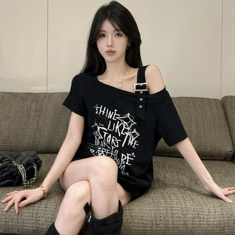 露肩設計別緻韓版字母塗鴉印花斜肩短袖T恤