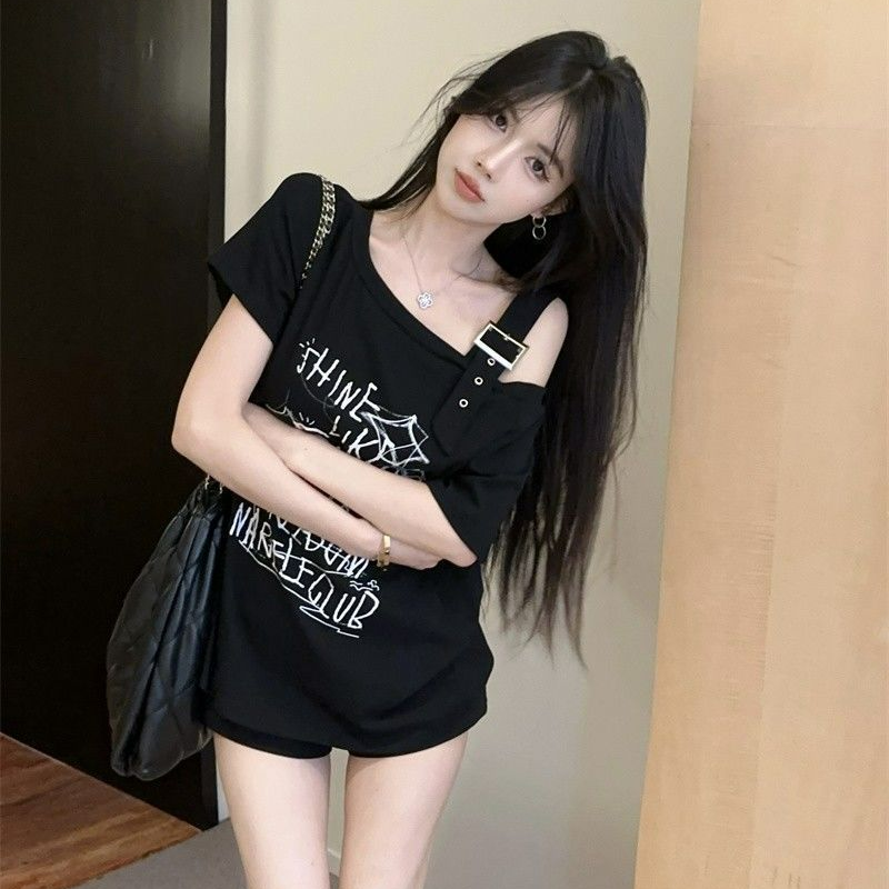 露肩設計別緻韓版字母塗鴉印花斜肩短袖T恤