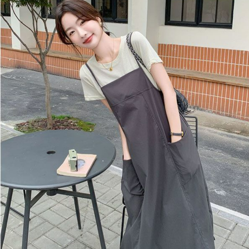 【整套】特大碼工裝休閑吊帶裙+簡約顯瘦短袖T恤兩件套