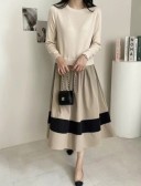 杏色拼接卡其裙