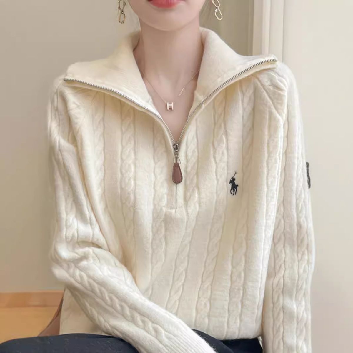 半拉鏈立領寬鬆翻領小馬刺繡針織毛衣