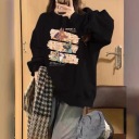 黑色