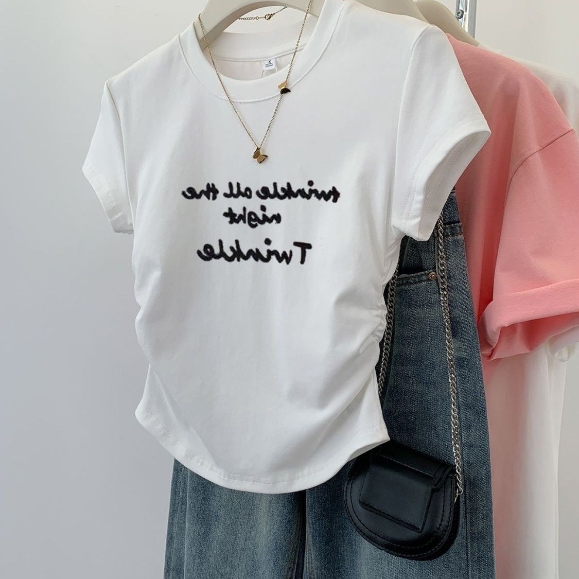 正肩字母印花小眾褶皺收腰短款修身短袖T恤-Cicimode