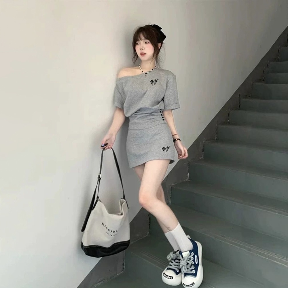 【單件/套裝】韓系減齡顯瘦一字斜肩灰色短袖+運動包臀短裙兩件套