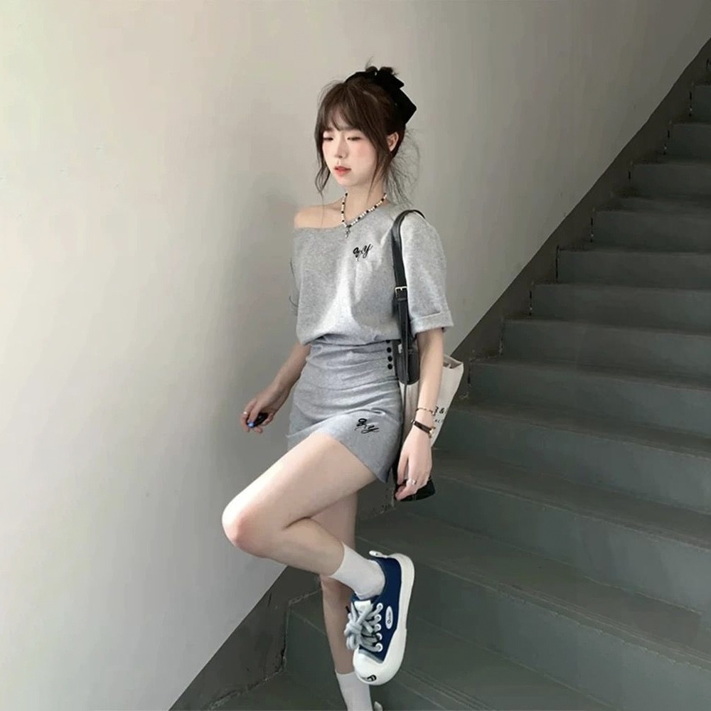 【單件/套裝】韓系減齡顯瘦一字斜肩灰色短袖+運動包臀短裙兩件套