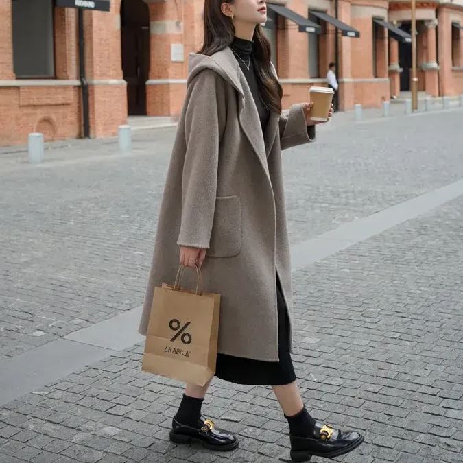 時尚牛角扣赫本風中長款連帽羊毛呢外套-Cicimode