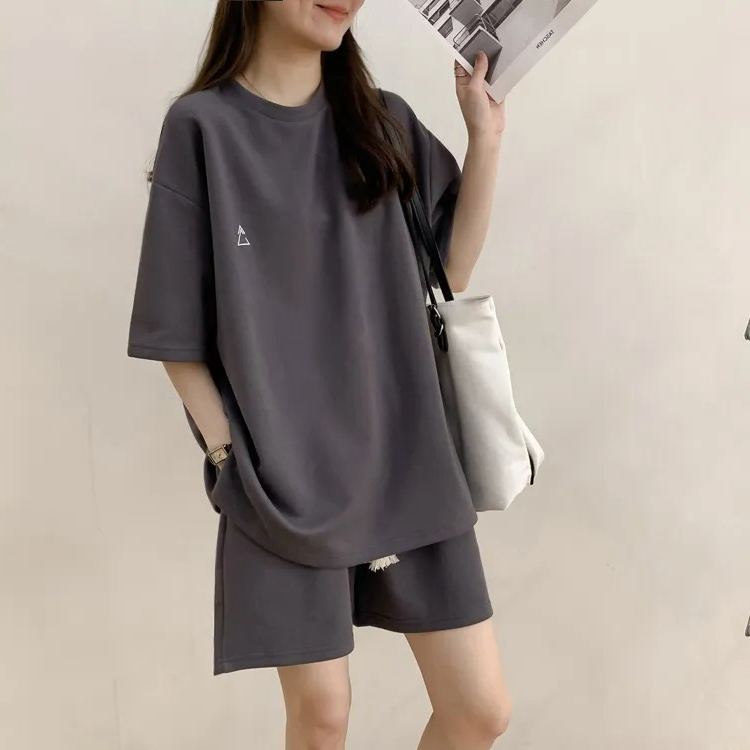 【整套】時尚洋氣減齡寬松遮肉短袖T恤+休閑運動短褲兩件套