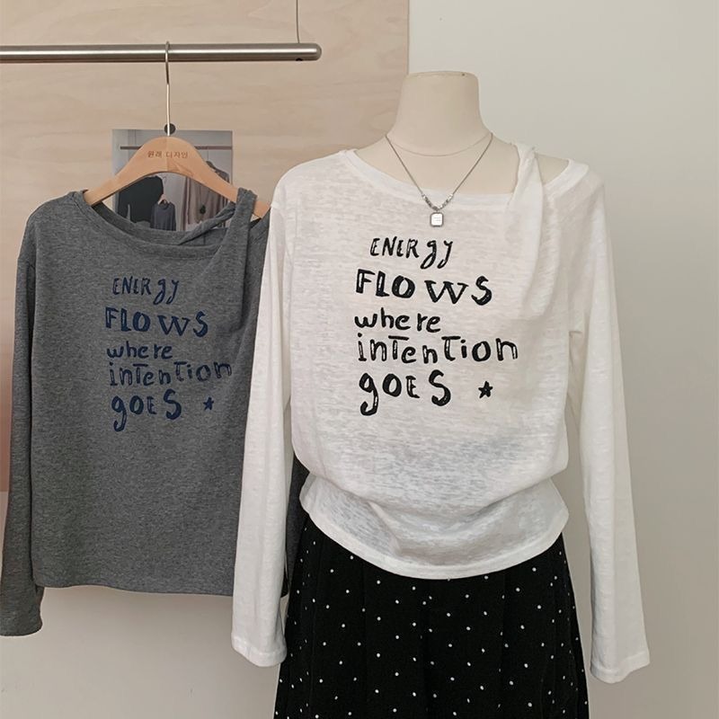 斜領露肩字母印花寬鬆遮肉大碼長袖T恤