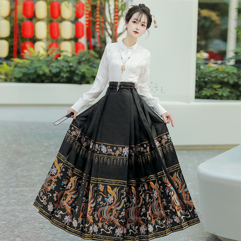 エレガントな刺繍入り馬面裙セット – ezcoser