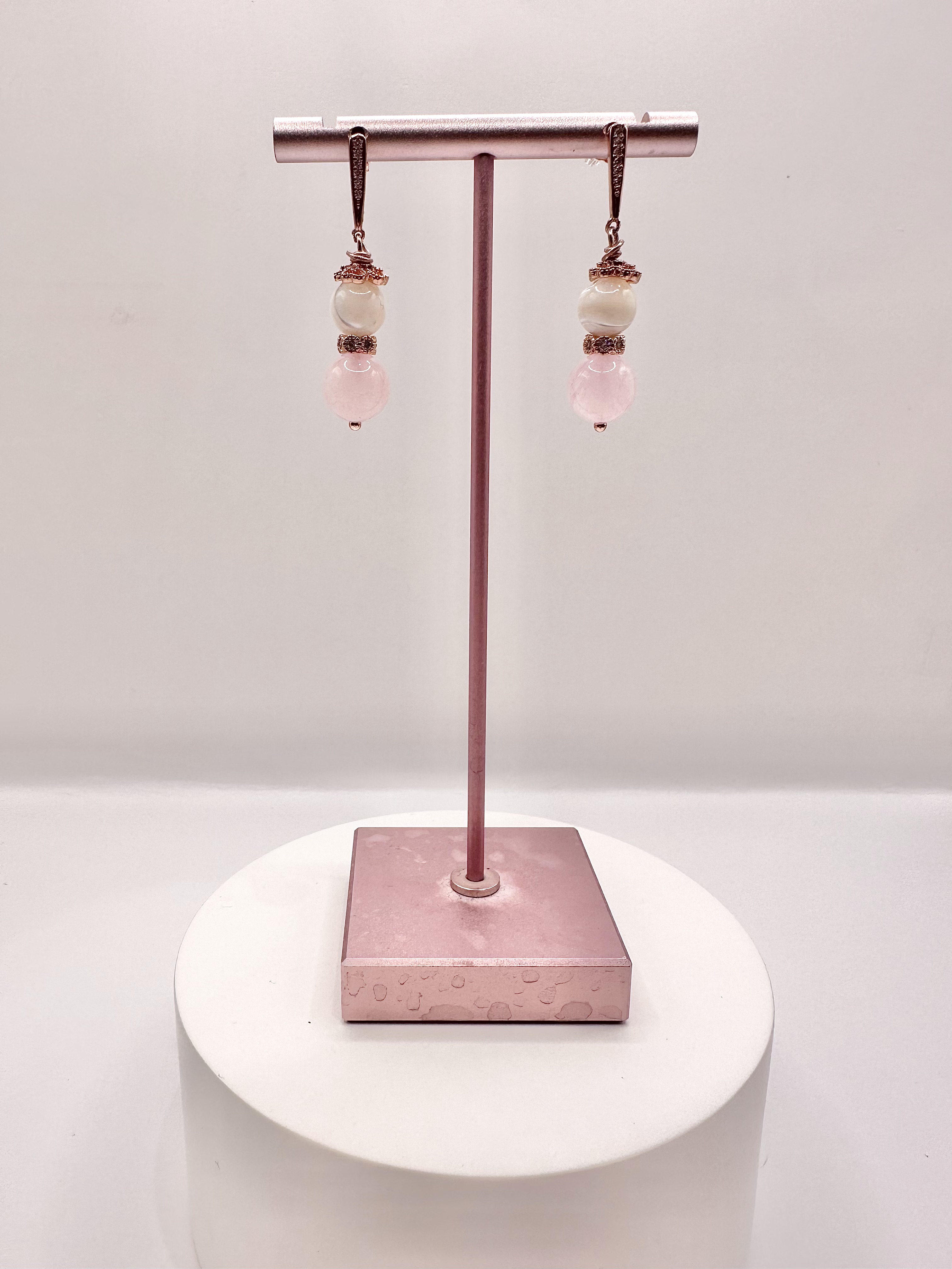 Shell Pearl w Rose Quartz Earring