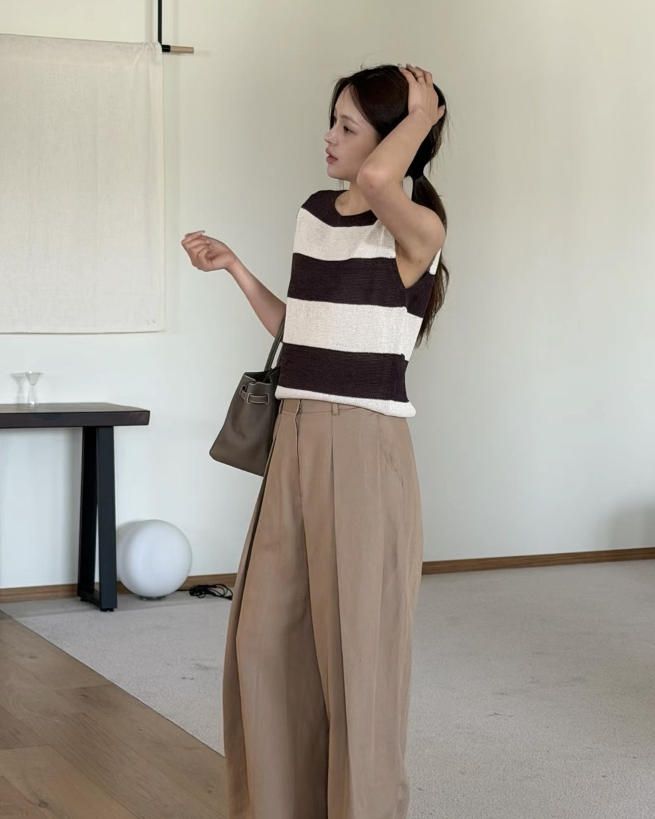 Thick Stripe Sleeveless Knit Top